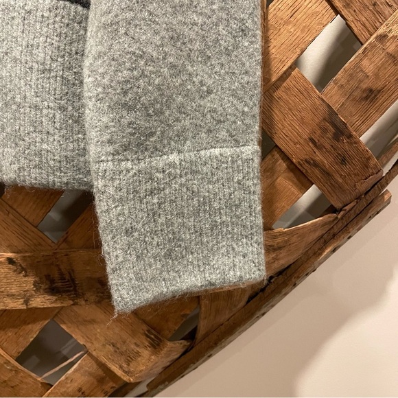 Zara Women’s Heather Gray With Black Accents Turtleneck Sweater Sz. Medium NWT - Picture 3 of 13